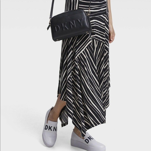 DKNY Camera Crossbody Bag Never Used! - Picture 6 of 8